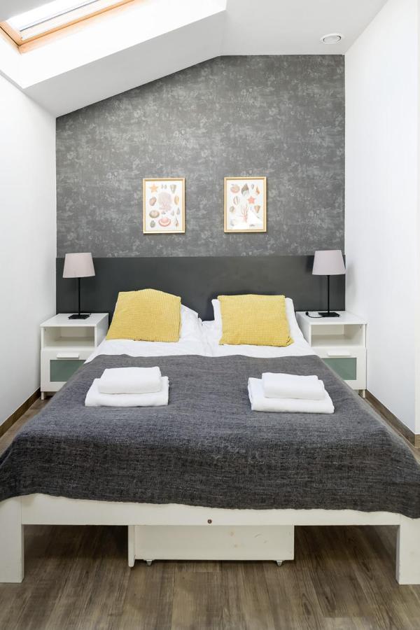 Modern In The Very Location 18